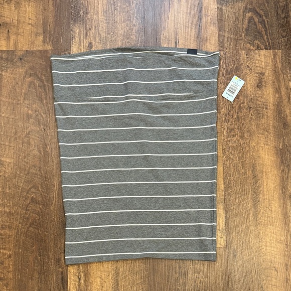 Torrid Gray and White Striped Pencil Skirt Size 2 New - Picture 1 of 4
